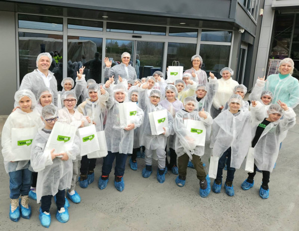 welcoming-children-from-a-local-school-in-skopje.jpg